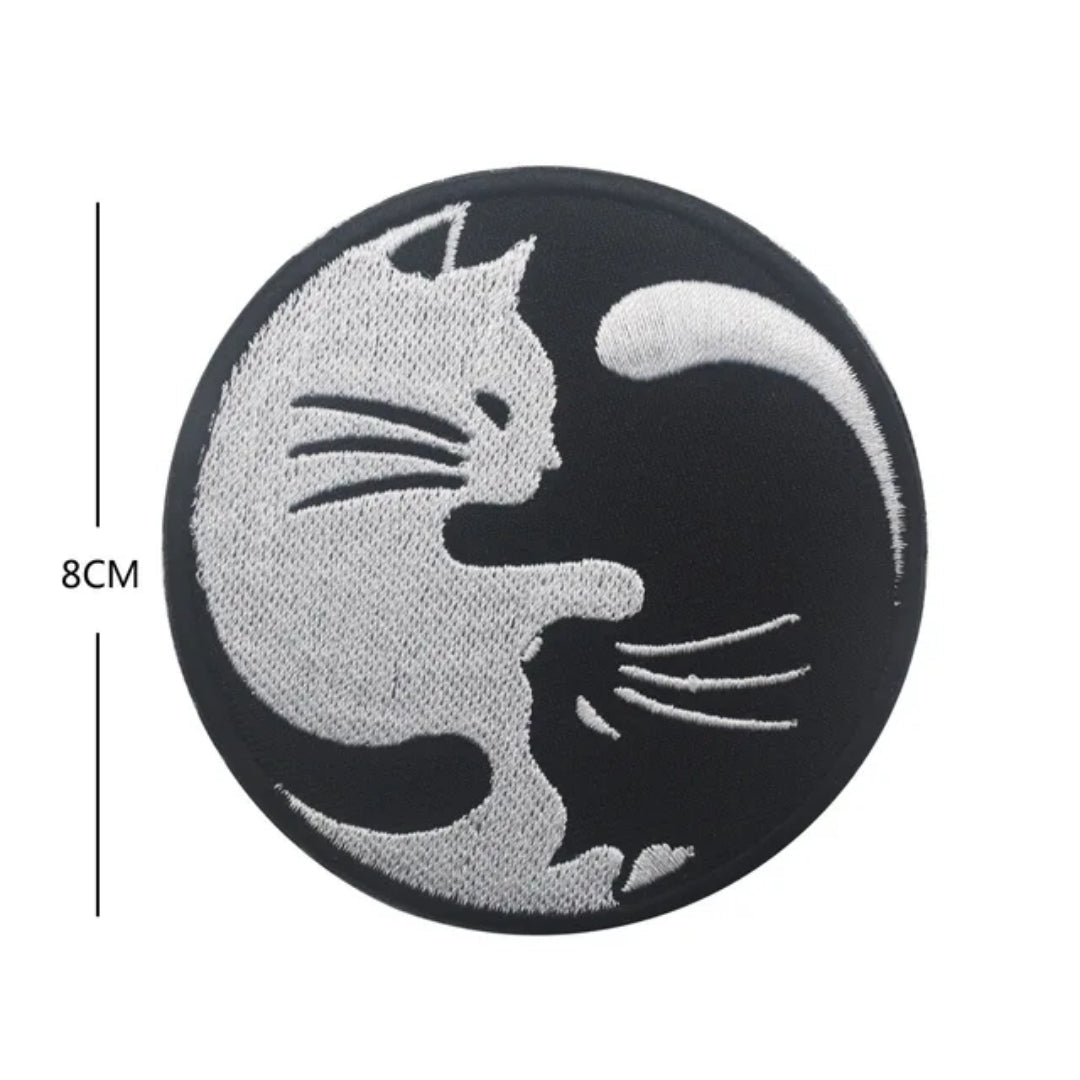 タクティカルワッペン 白黒猫(太極図風) ベルクロ仕様 - AIA - Military Goods Store