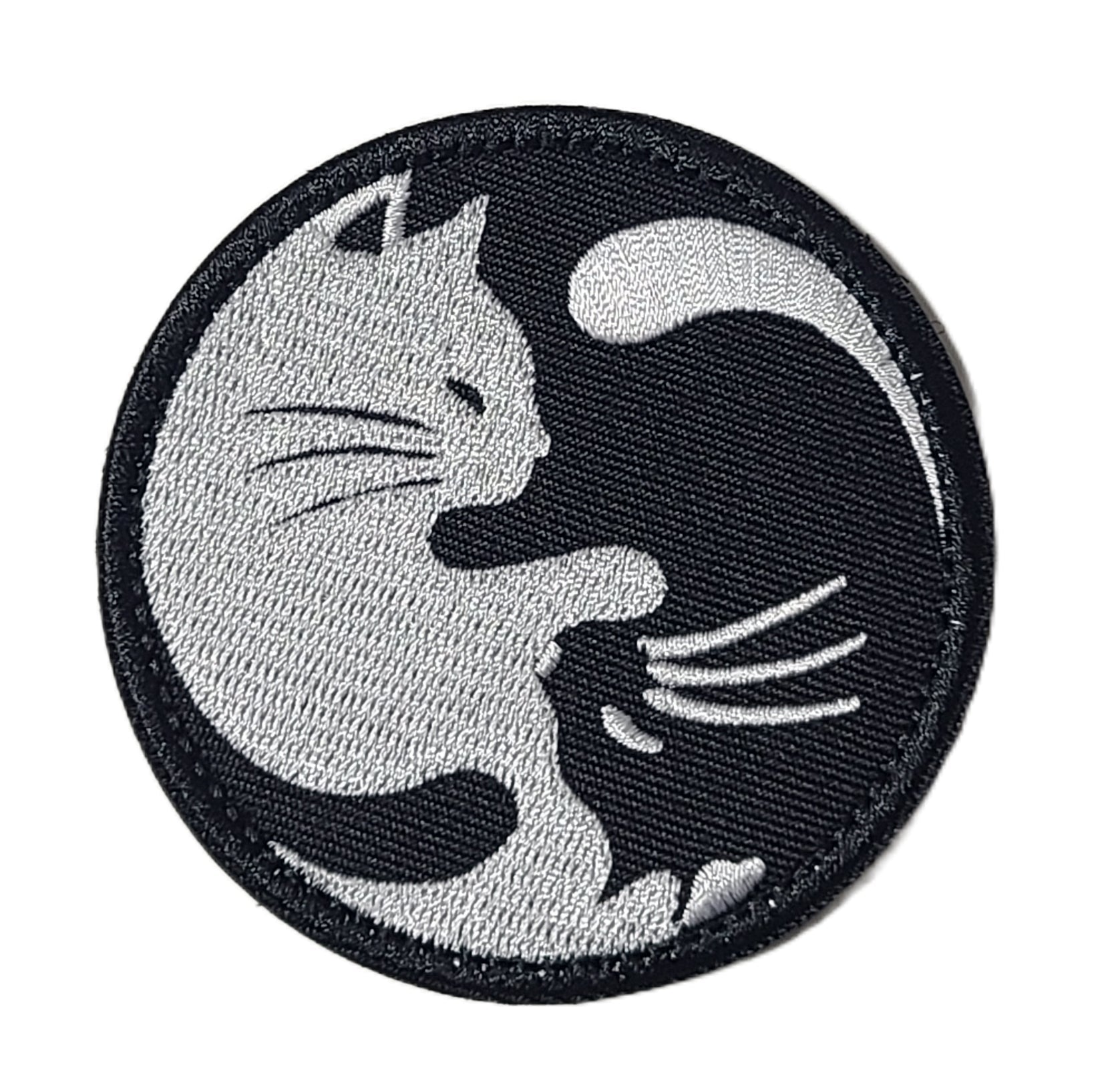 タクティカルワッペン 白黒猫(太極図風) ベルクロ仕様 - AIA - Military Goods Store