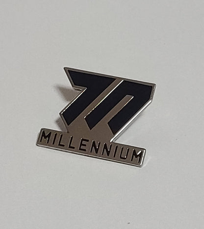 メタルピンバッチ ブルアカ ミレニアムマーキング風 ラペルピン コスプレ 装飾 金属製 - AIA - Military Goods Store