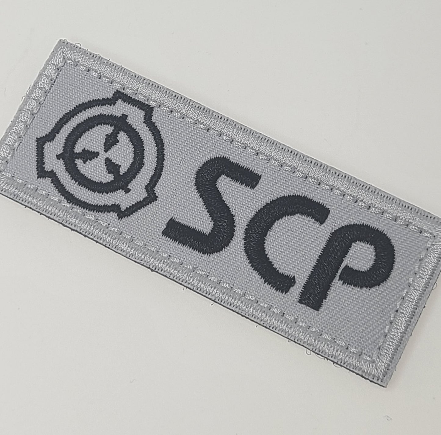SCP財団マーキング ベルクロパッチ 刺繍タイプ ホワイト Sサイズ